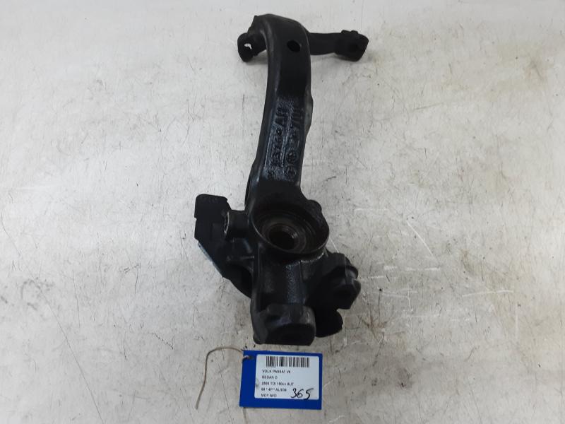 FRONT WHEEL HUB RIGHT Vw PASSAT 11/96 - 09/00