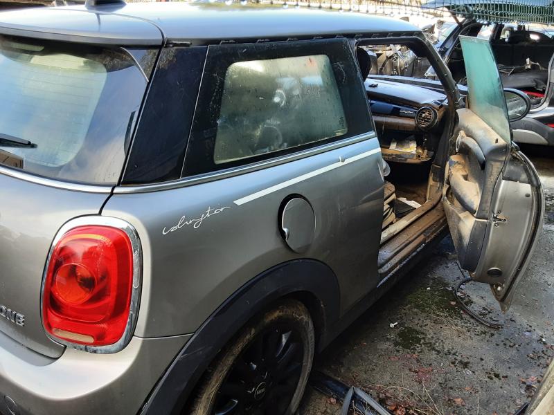 RECHTER HECKFLÜGEL Mini F56 3-portes : 11/13 >