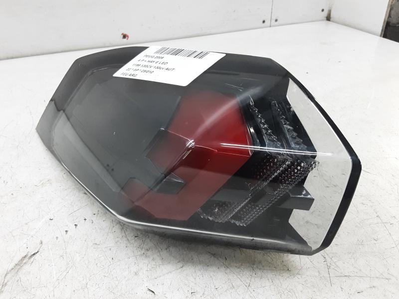 FEU ARRIERE GAUCHE Peugeot 2008 (2) 8/19 - 5/23