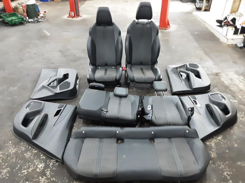 INTERIEUR Peugeot 2008 (2) 8/19 - 5/23