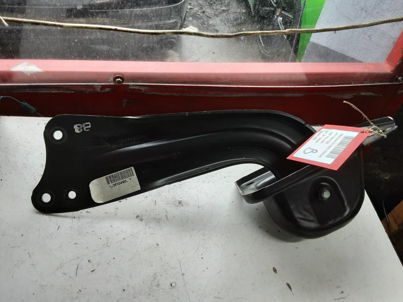 DRAAGARM ACHTER RECHTS Vw GOLF V 11/03 - 08