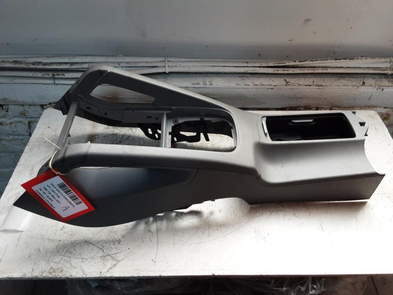 MIDDENCONSOLE Vw GOLF V 11/03 - 08