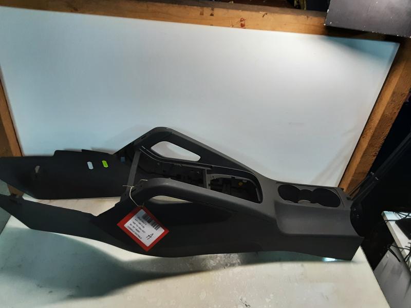MITTELKONSOLE Vw GOLF V 11/03 - 08