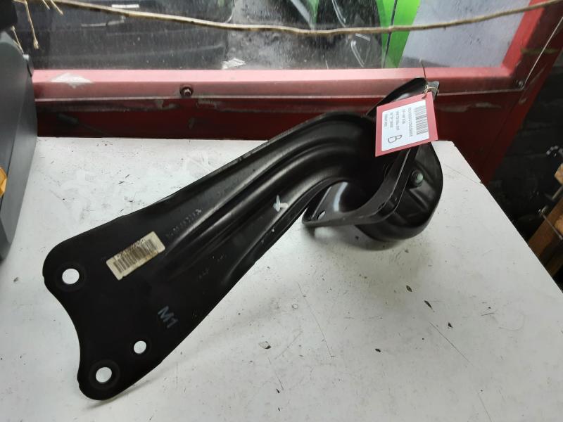 TIRANT ARRIERE DROIT Vw GOLF V 11/03 - 08