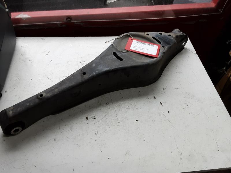 DRAAGARM ACHTER RECHTS Vw GOLF V 11/03 - 08