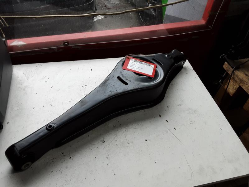 DRAAGARM ACHTER RECHTS Vw GOLF V 11/03 - 08