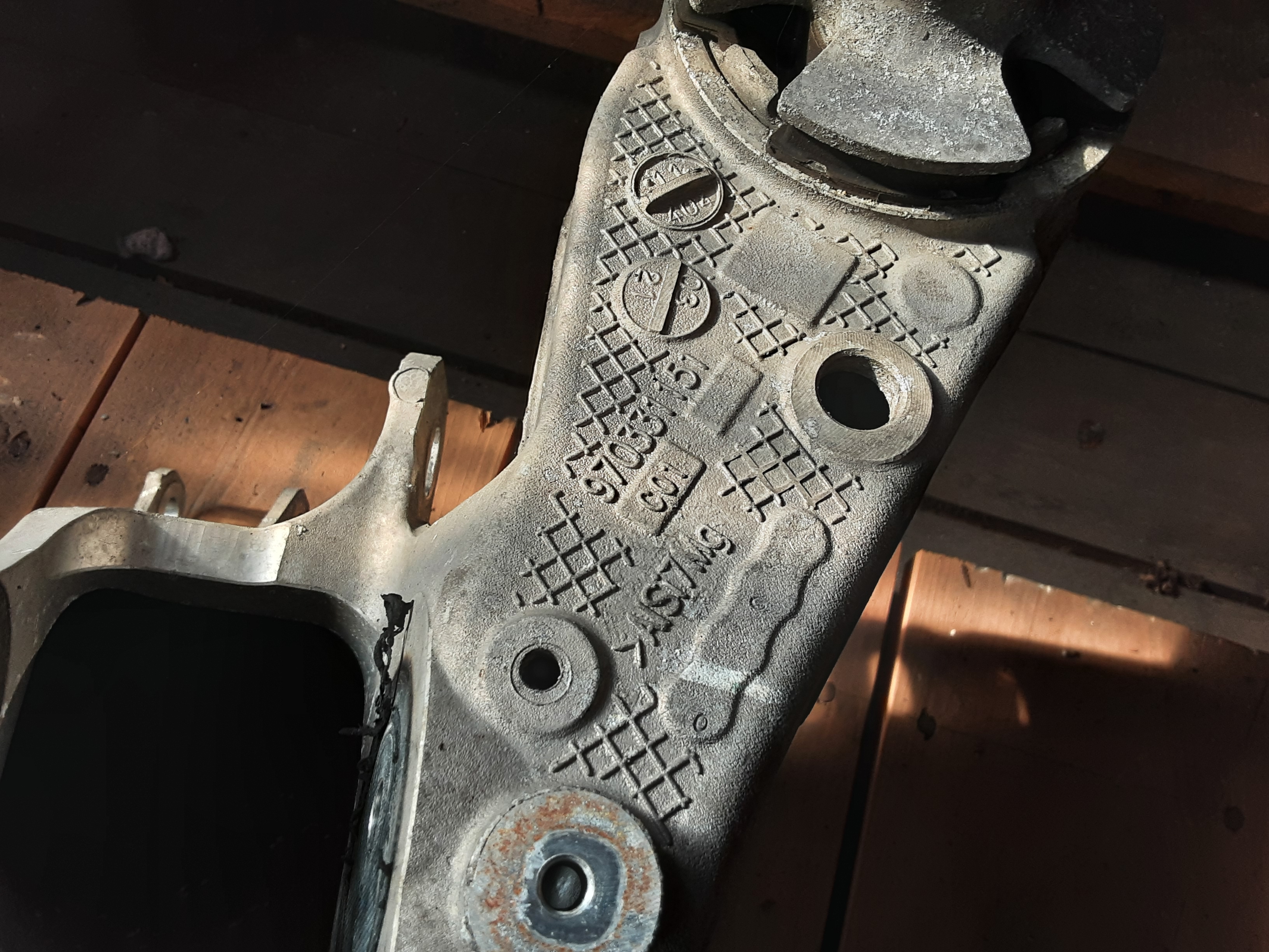 TRAVERSE ARRIERE Porsche PANAMERA (970) 09 - 16