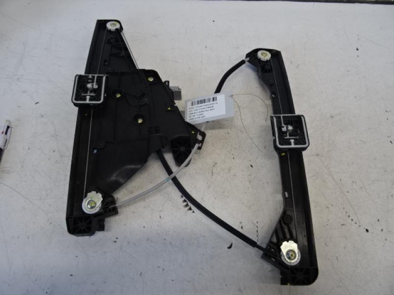 LEVE-VITRE DE PORTE AVANT DROITE Opel CORSA F 07/19+