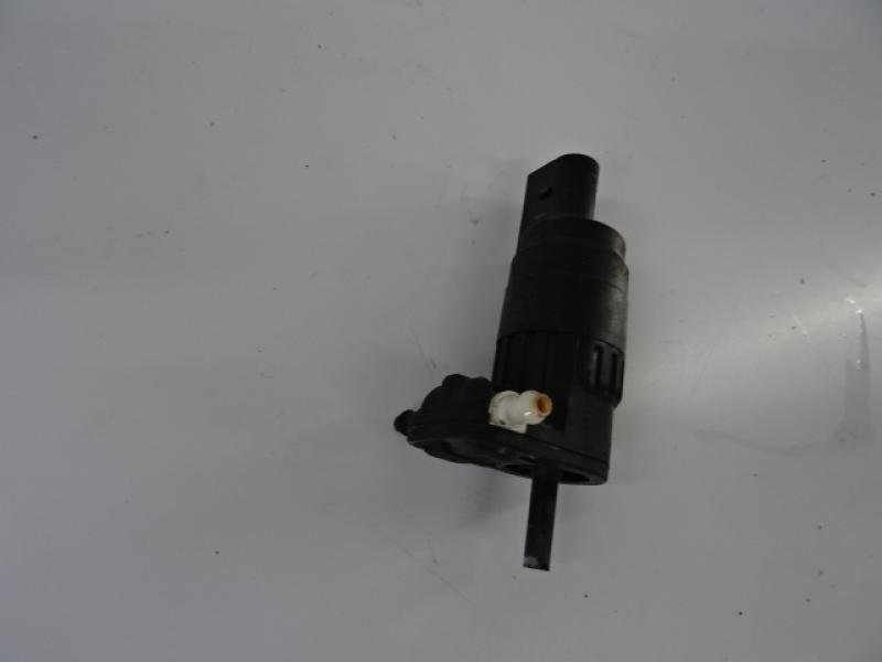SCHEIBENSPRÜHERPUMPE VORNE Audi A1 10-14