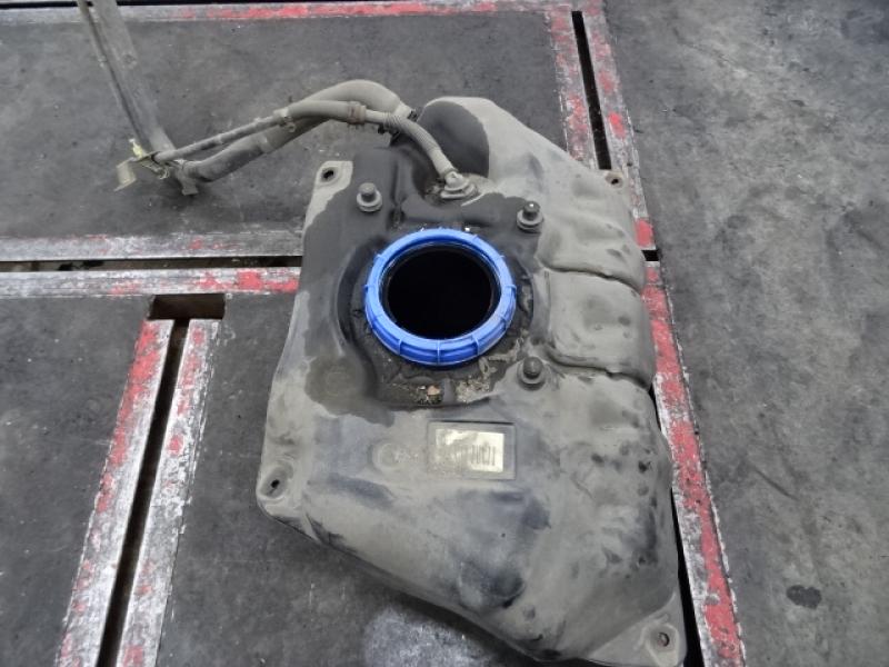 BRANDSTOFTANK DIELES Toyota YARIS (2) 1/06 - 3/09
