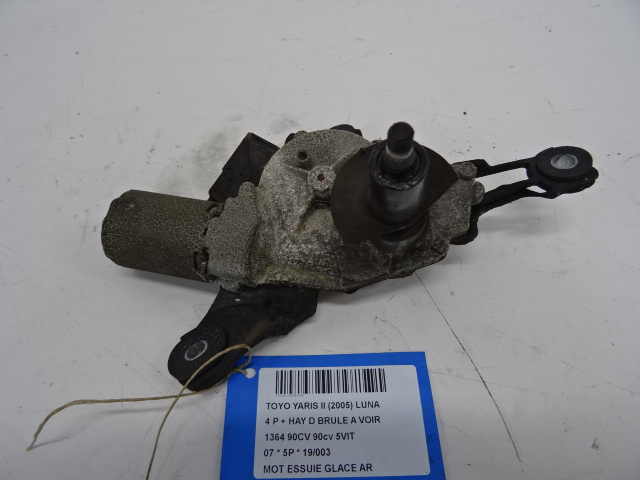 MOTEUR D&#039;ESSUIE-GLACE ARRIERE Toyota YARIS (2) 1/06 - 3/09