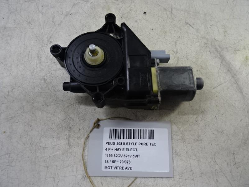 MOTEUR DE VITRE DE PORTE AVANT DROITE Peugeot 208 8/15 - 20