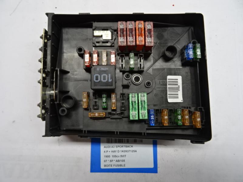 FUSE BOX Audi A3 7/03 - 7/08