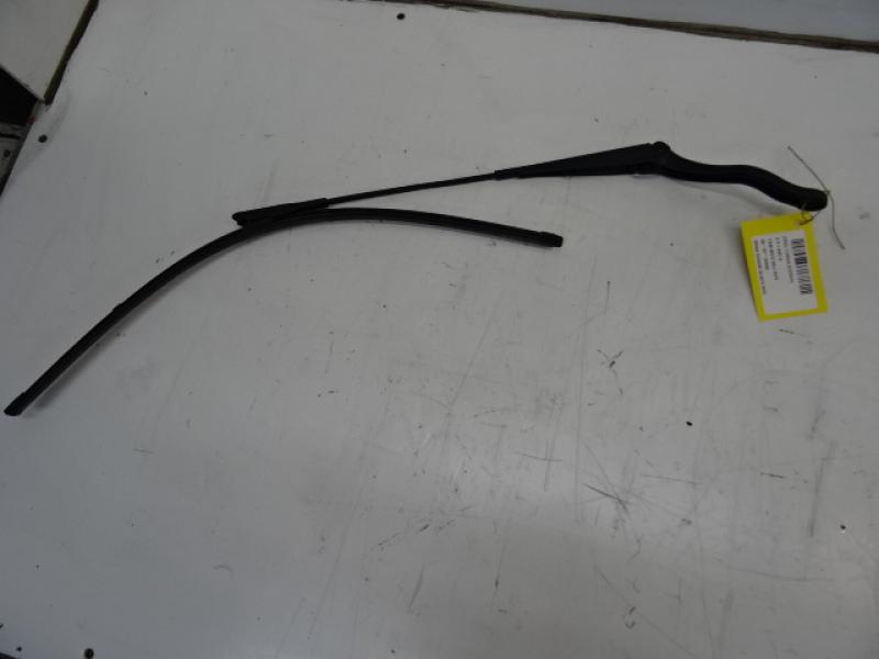 RUITENWISSERARM RECHTS VOOR Opel CORSA D 11/06 - 12/10