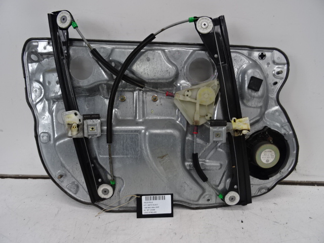 LEVE-VITRE DE PORTE AVANT DROITE Vw POLO (9N) 2/02 - 4/05
