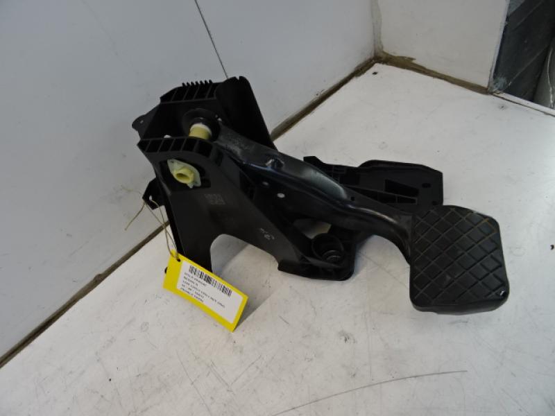 BRAKE PEDAL Vw PASSAT 11/14 - 19