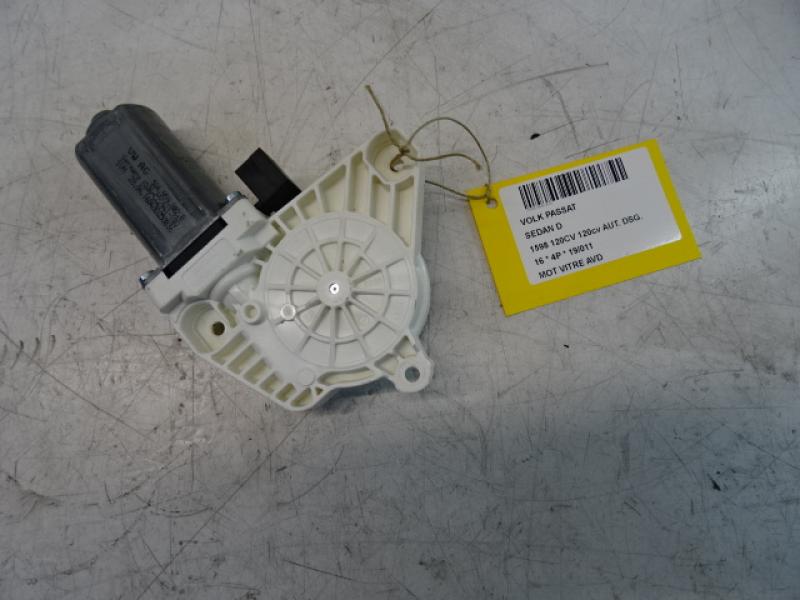 MOTOR RUITMECHANISME VOOR RECHTS Vw PASSAT 11/14 - 19