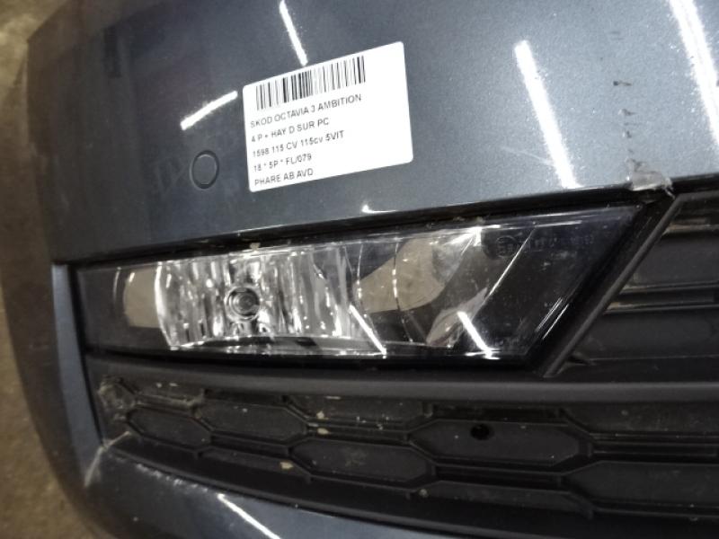 NEBELSCHEINWERFER RECHTS VORNE Skoda OCTAVIA (5E) FaceLift 3/17 - 20