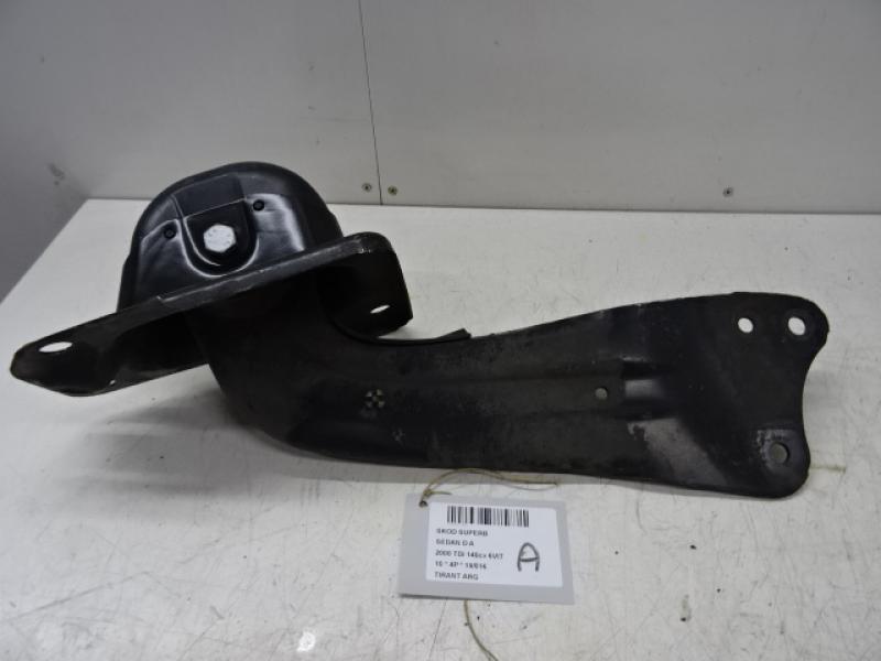 DRAAGARM ACHTER LINKS Skoda SUPERB B6 (3T)  08 - 13