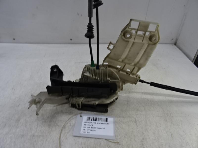 VERGRENDELING VOOR RECHTS Fiat 500X 9/14 - 8/18