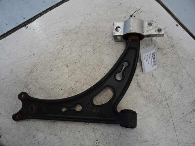 TRIANGLE AVANT GAUCHE Vw TOURAN 08/10 - 15