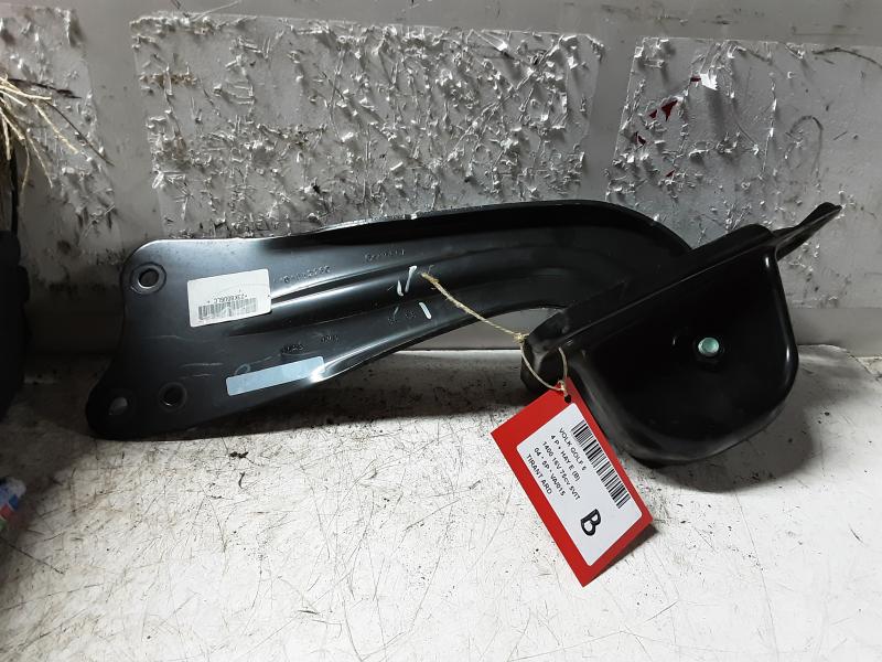 DRAAGARM ACHTER RECHTS Vw GOLF V 11/03 - 08