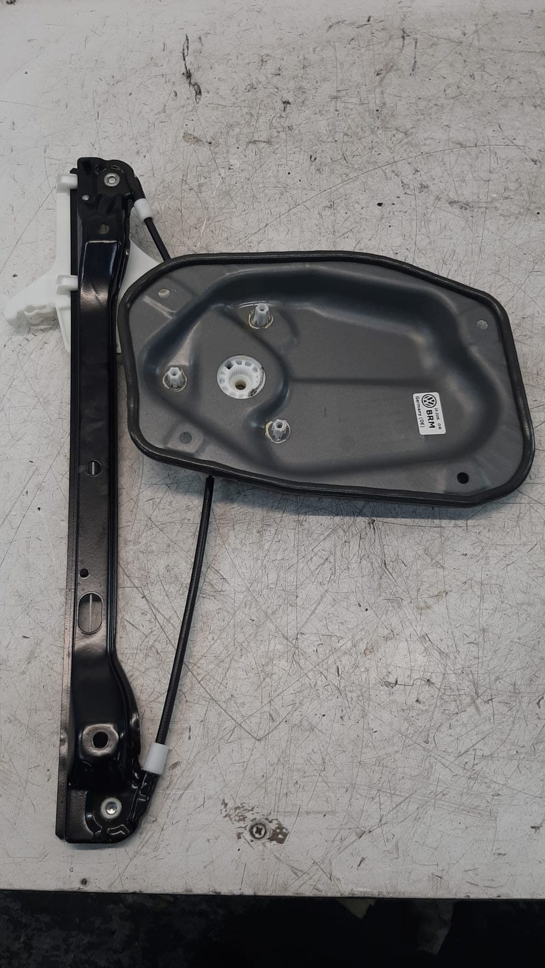 MOTEUR DE VITRE DE PORTE ARRIERE DROITE Vw GOLF V 11/03 - 08 MOTEUR DE VITRE DE PORTE ARRIERE DROITE Vw GOLF V 11/03 - 08