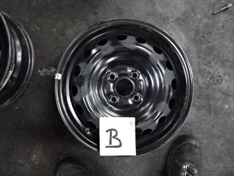 VELGEN Toyota YARIS (5) 9/14 - 2/20