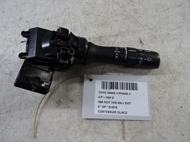 COMMODO D&#039;ESSUIE-GLACE Toyota YARIS (5) 9/14 - 2/20
