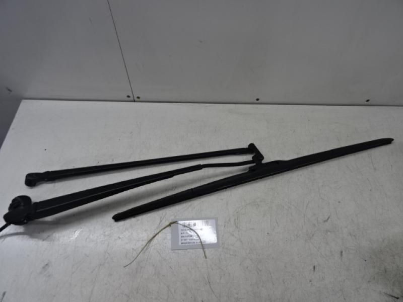 RUITENWISSERARM VOOR Toyota YARIS (5) 9/14 - 2/20