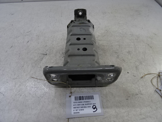 DIVERS Toyota YARIS (5) 9/14 - 2/20