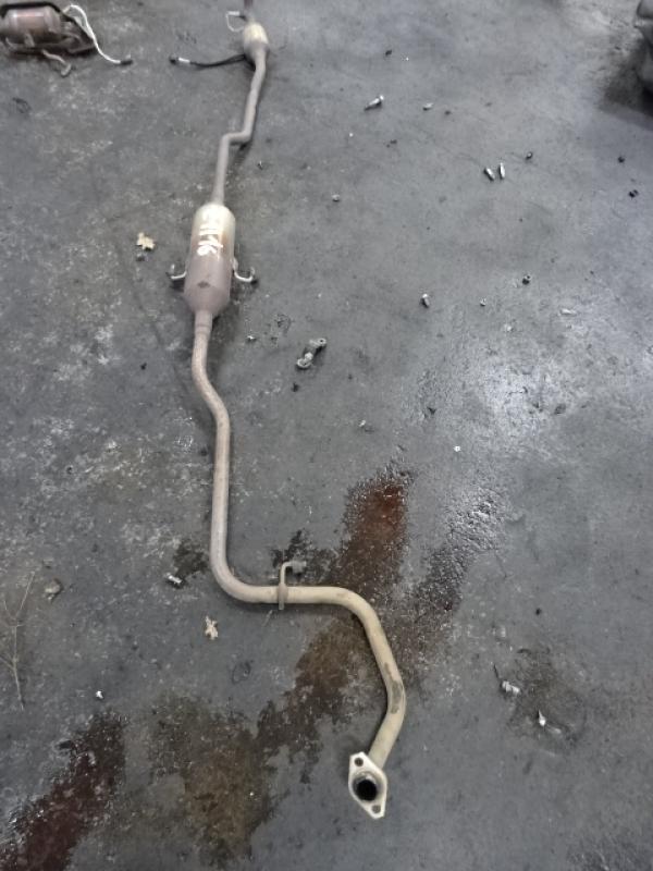 AUSPUFF MITTEL Toyota YARIS (5) 9/14 - 2/20