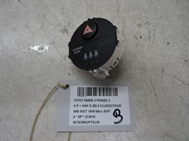 INTERRUPTEUR Toyota YARIS (5) 9/14 - 2/20