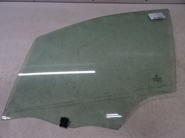VITRE DE PORTE AVANT GAUCHE Peugeot 208 8/15 - 20