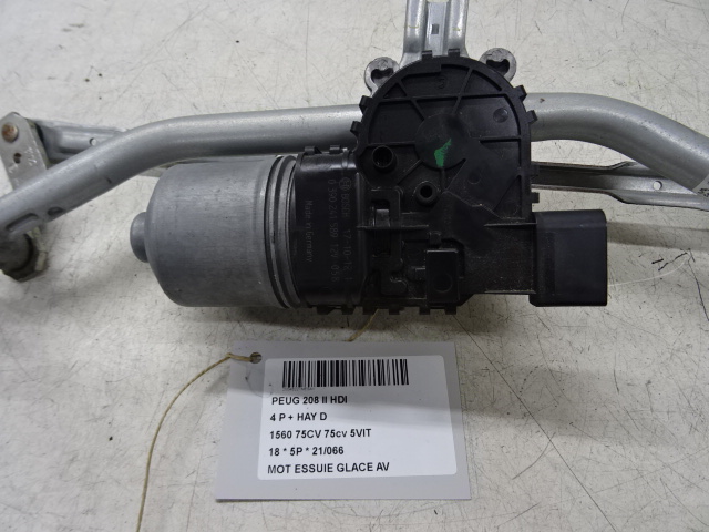 MOTEUR D&#039;ESSUIE-GLACE AVANT Peugeot 208 8/15 - 20
