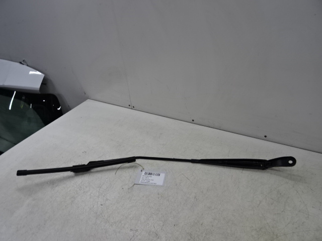RUITENWISSERARM RECHTS VOOR Peugeot 208 8/15 - 20