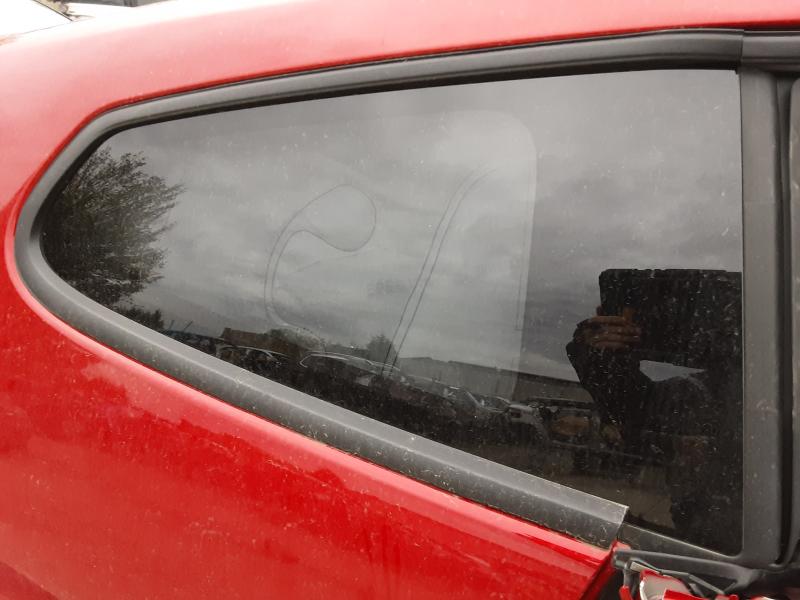 RUIT ZIJKANT ACHTER RECHTS Toyota YARIS (6) 2/20+