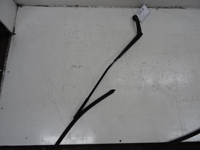 RUITENWISSERARM RECHTS VOOR Audi A3 3,5D 9/12 - 16