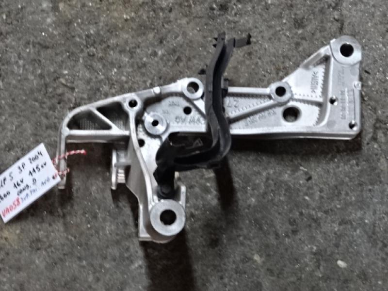 DRAAGARMSTEUN VOOR LINKS Vw GOLF V 11/03 - 08