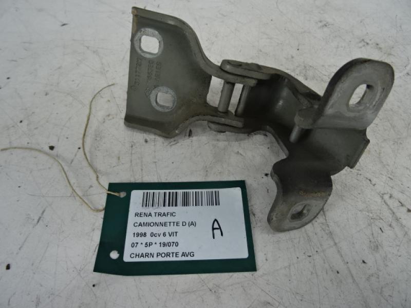 CHARNIERE DE PORTE AVANT GAUCHE Renault TRAFIC 9/06 - 14