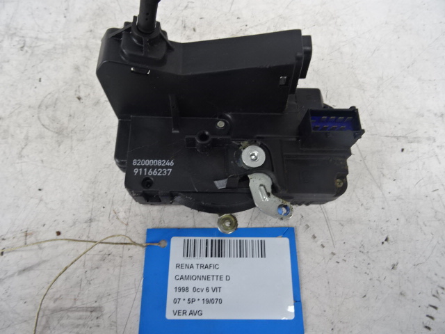 VERROUILLAGE DE PORTE AVANT GAUCHE Renault TRAFIC 9/06 - 14
