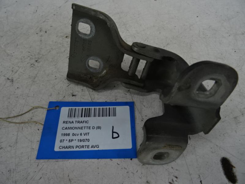 CHARNIERE DE PORTE AVANT GAUCHE Renault TRAFIC 9/06 - 14