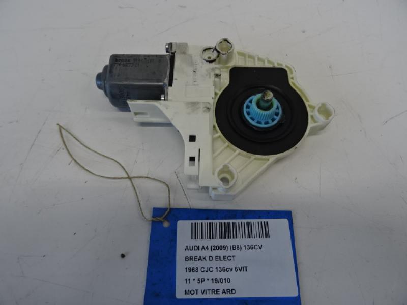 MOTEUR DE VITRE DE PORTE ARRIERE DROITE Audi A4 08 - 2/12
