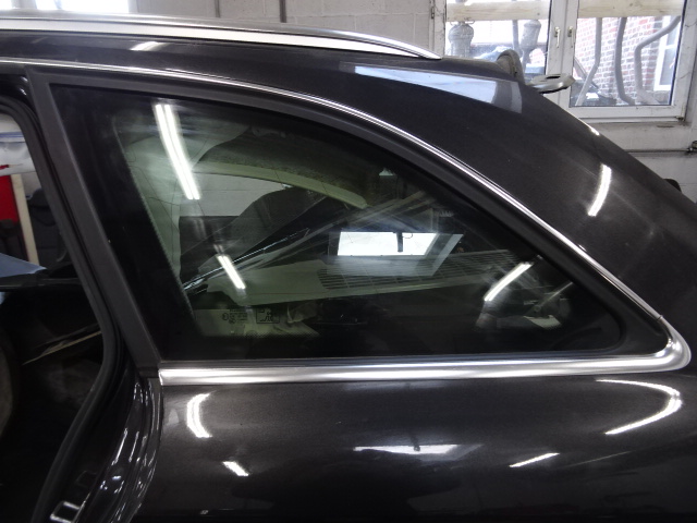 LEFT REAR WINDOW Audi A4 08 - 2/12