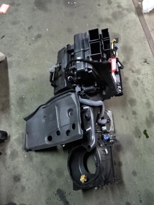 BLOC CHAUFFAGE Vw TOURAN 03 - 06