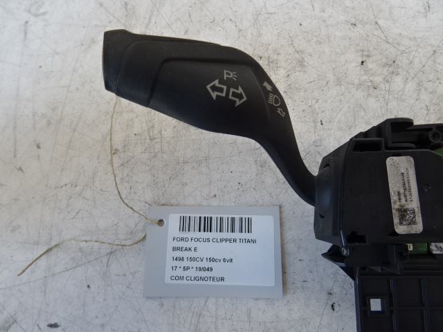 KNIPPERLICHTSCHAKELAAR Ford FOCUS (5) 10/14 - 18