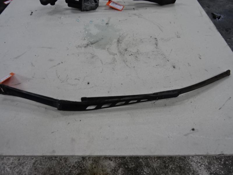 BRAS D'ESSUIE-GLACE AVANT GAUCHE Bmw 5 E60 09/03 - 03/10