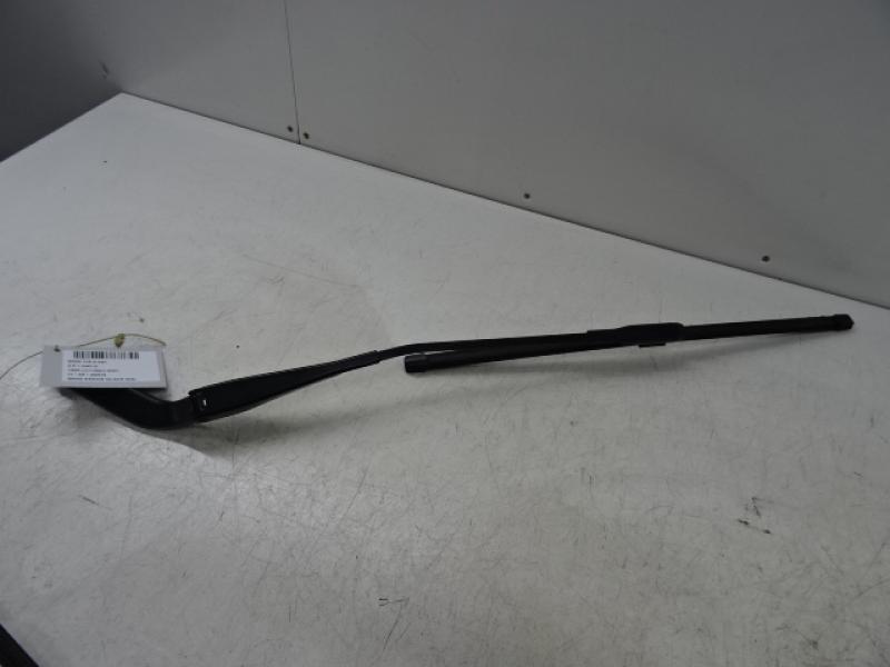 RIGHT FRONT WIPER ARM Bmw 1 E81/87 4/07 - 12