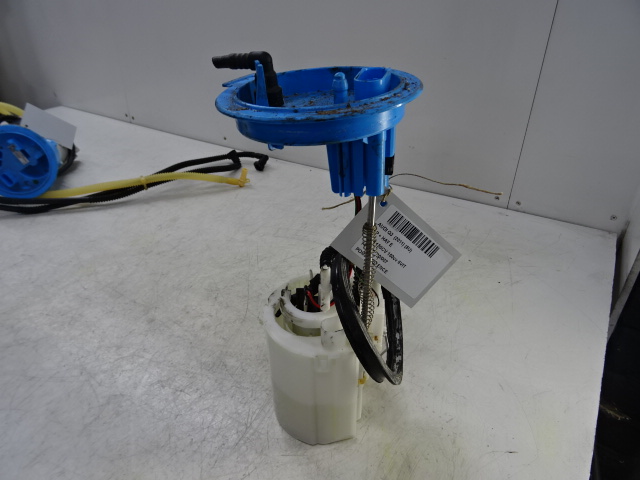 BENZINE POMP Audi Q3 06/11 - 15