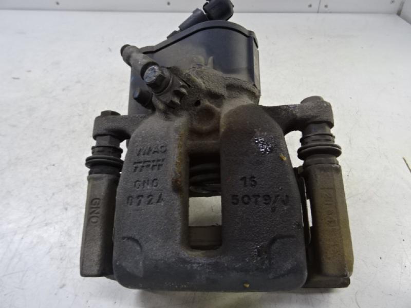 MACHOIRE ARRIERE DROITE Audi Q3 06/11 - 15